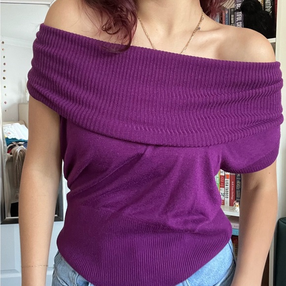 H&M knit off shoulder shirt - Picture 2 of 4
